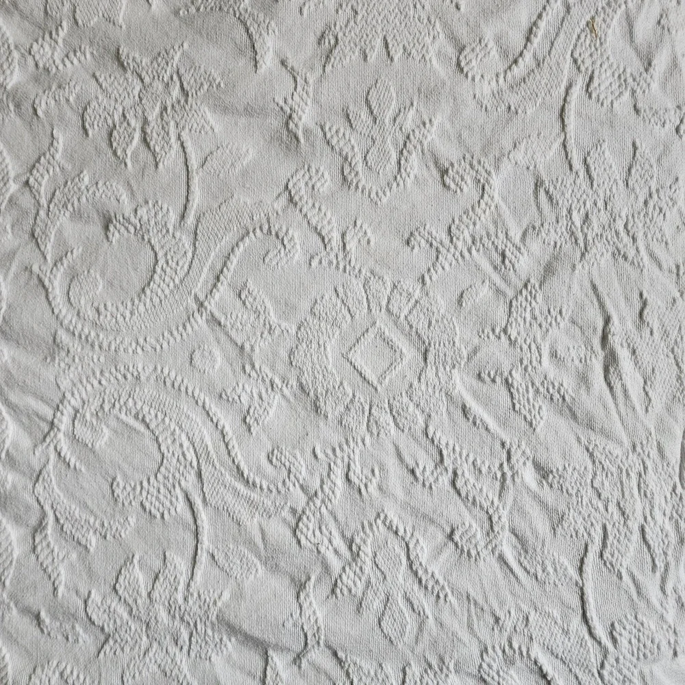 Queen Victoria White Cotton Fringe Matelasse Medallion Bedspread Full
